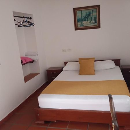 Hotel Colonial San Felipe Girón Esterno foto