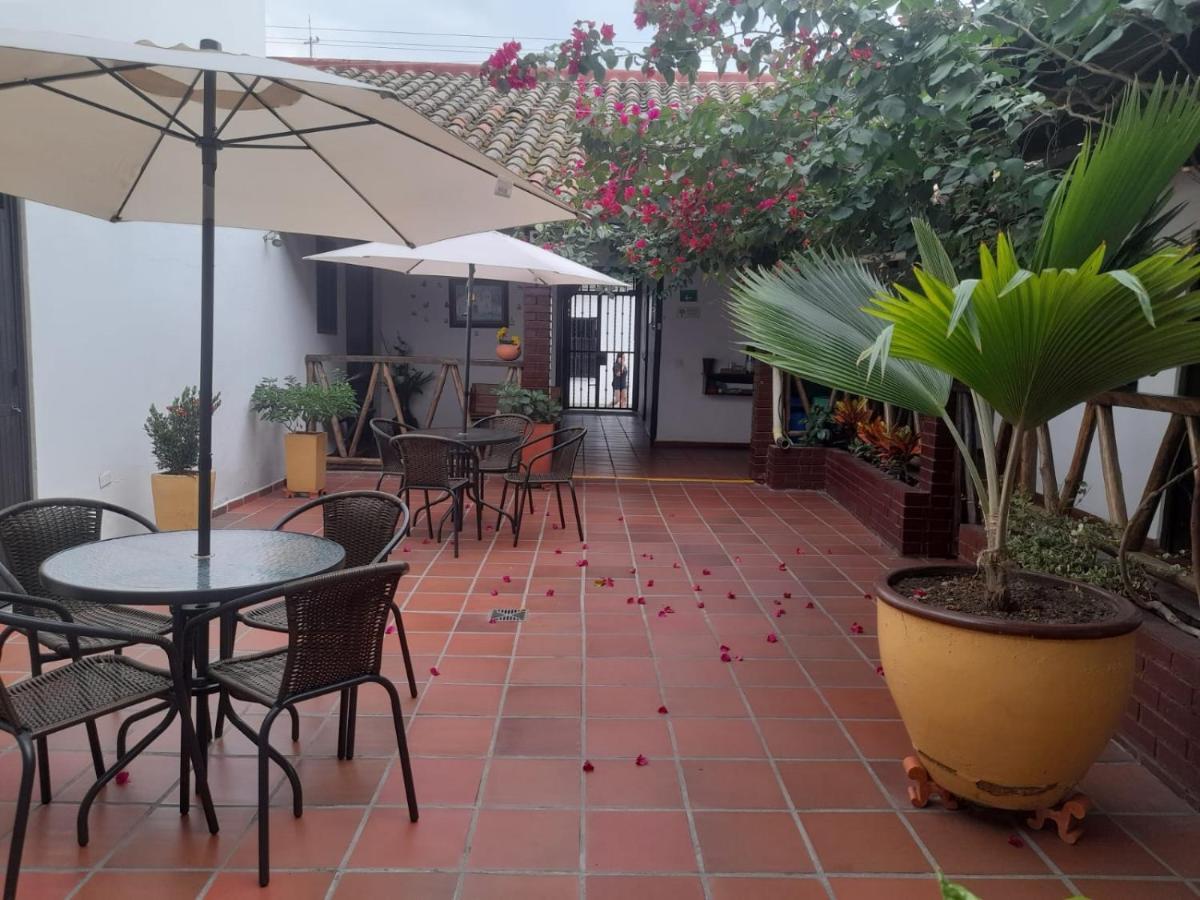 Hotel Colonial San Felipe Girón Esterno foto