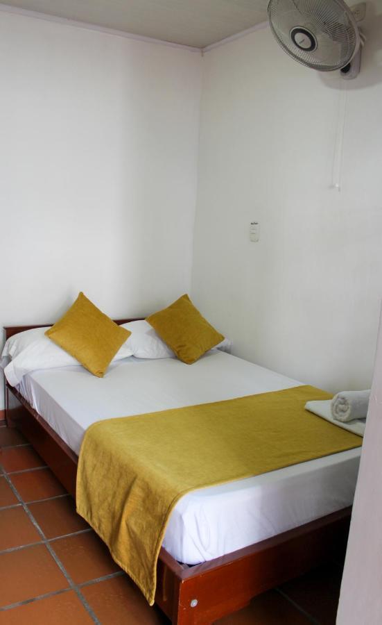 Hotel Colonial San Felipe Girón Esterno foto