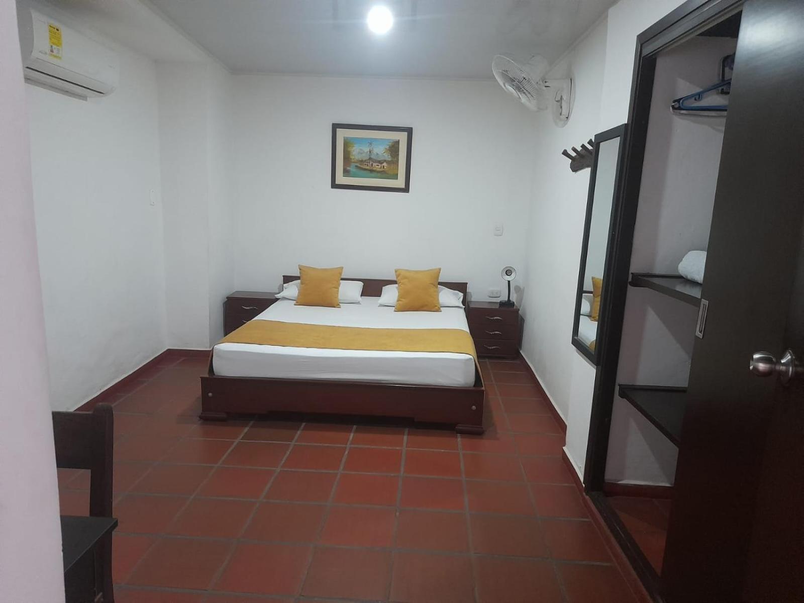 Hotel Colonial San Felipe Girón Esterno foto