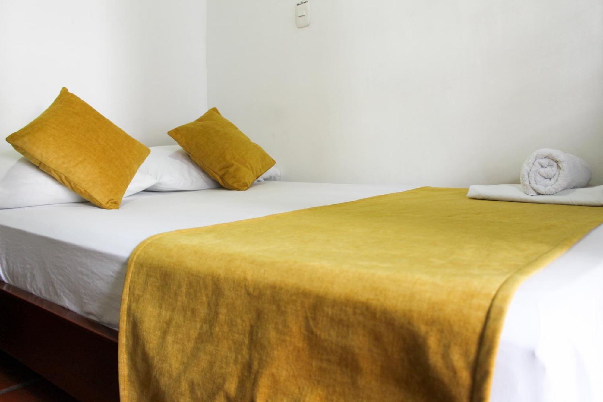 Hotel Colonial San Felipe Girón Esterno foto
